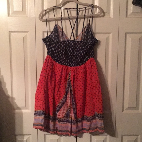 Floral dress with strappy back - Picture 3 of 5